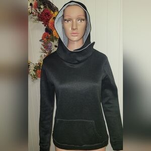 UNIQUE WOMENS HOODIE Lightweight Black with Silver Hood Interior Medium EUC